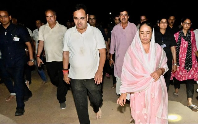 जनता के बीच पहुंचे सीएम, हाथ जोड़कर की 'रामा-श्यामा'