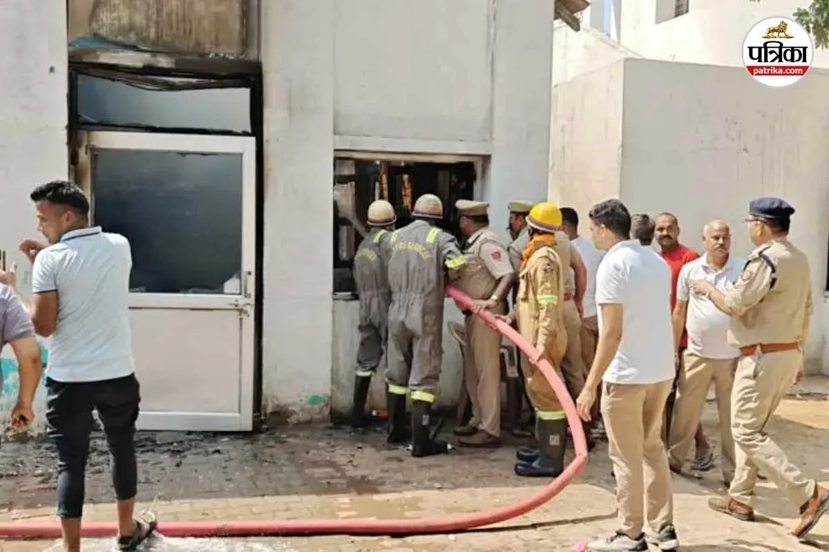 moradabad pac canteen fire lpg cylinder blast fire brigade control fire incident