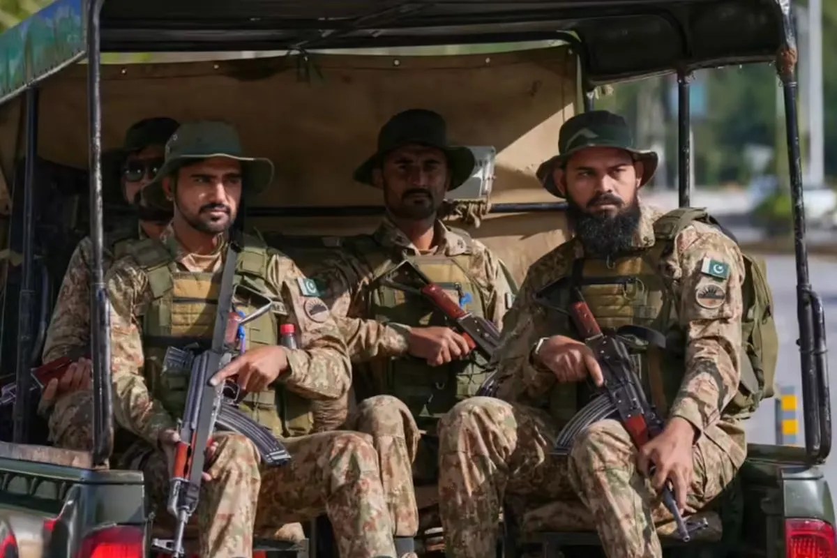 Pakistan soldiers