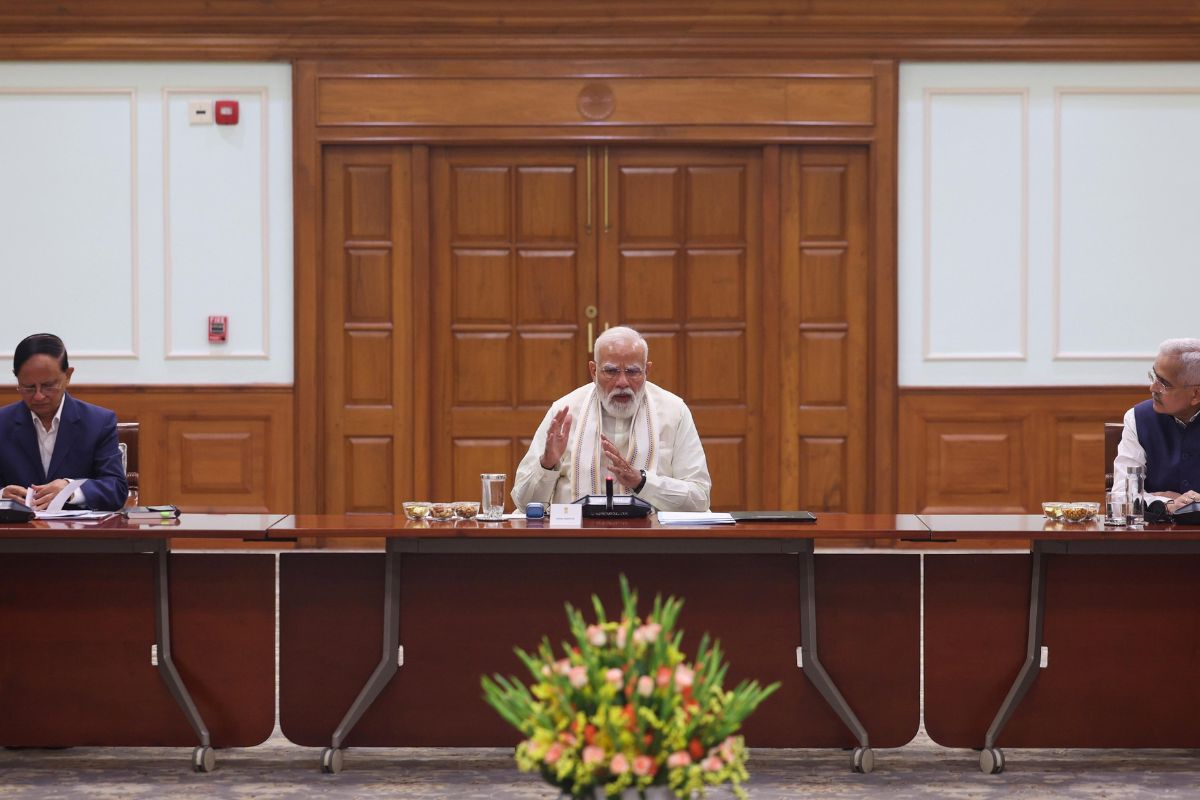PM Modi EAC-PM meeting on economy amid global tensions