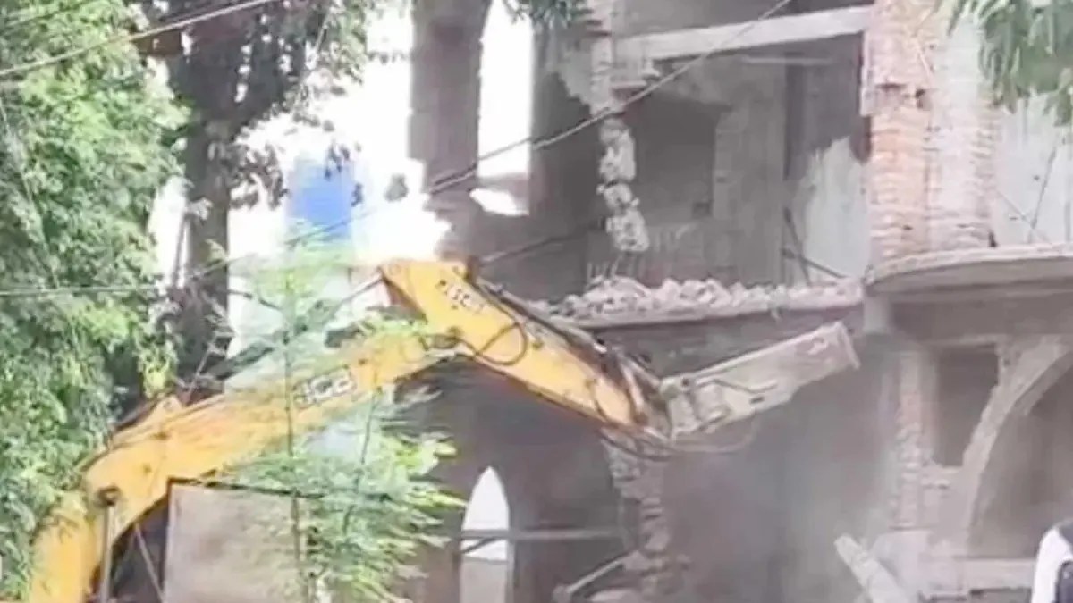 raipur bulldozer action