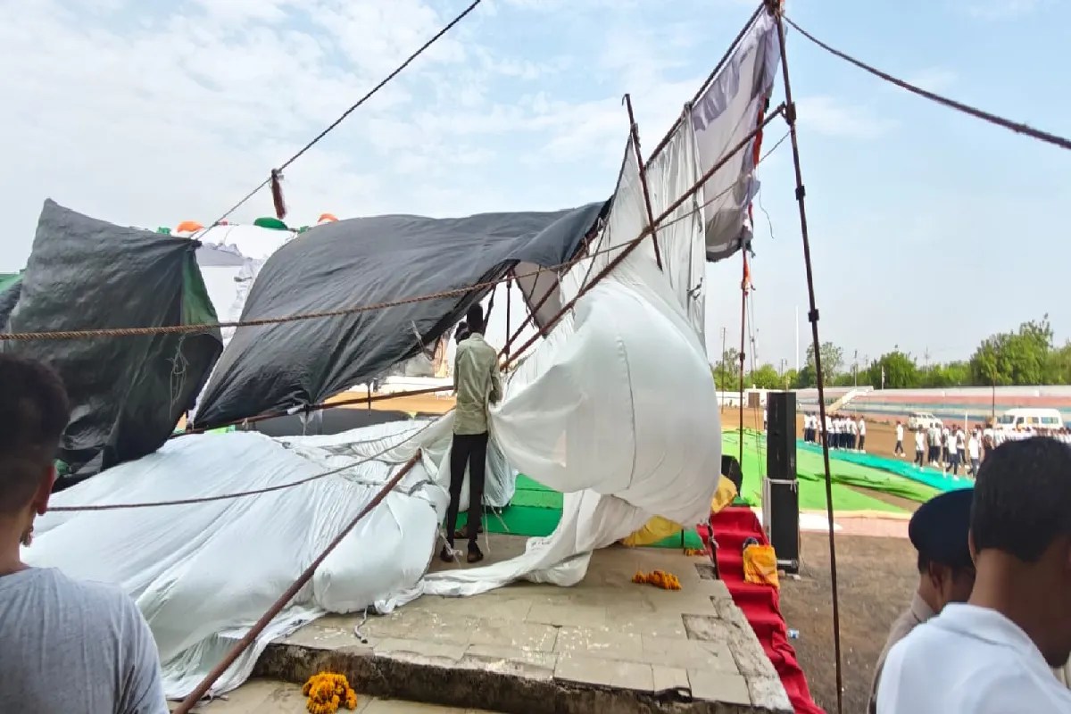 Minister Narayan Singh Panwar falls ill during a yoga event in Rajgarh