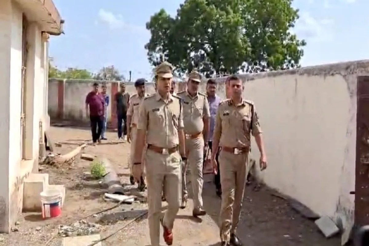 Rajkot: Elderly man held hostage; ₹2.47 crore cash and gold-silver jewelry looted