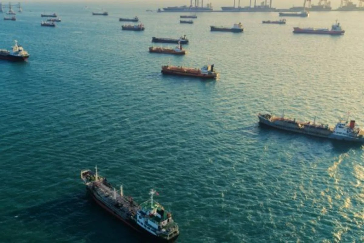 Ships in Strait of Hormuz