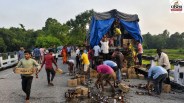 sitamarhi liquor loot truck video