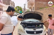 बोनट में घुसा सांप