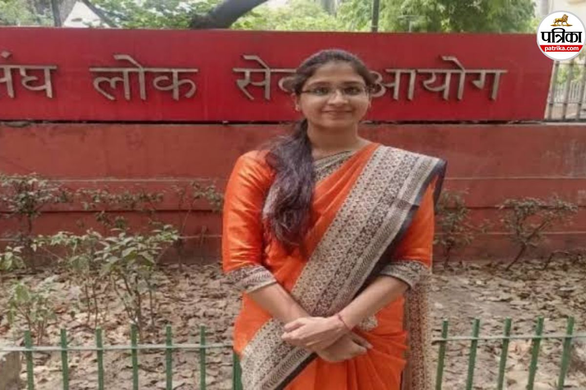 IAS Shraddha Shukla