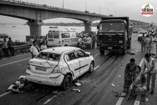 truck hit punctured car six family members injured moradabad