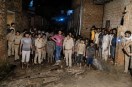 घटना के बाद जुटे पुलिस और प्रशासन के लोग