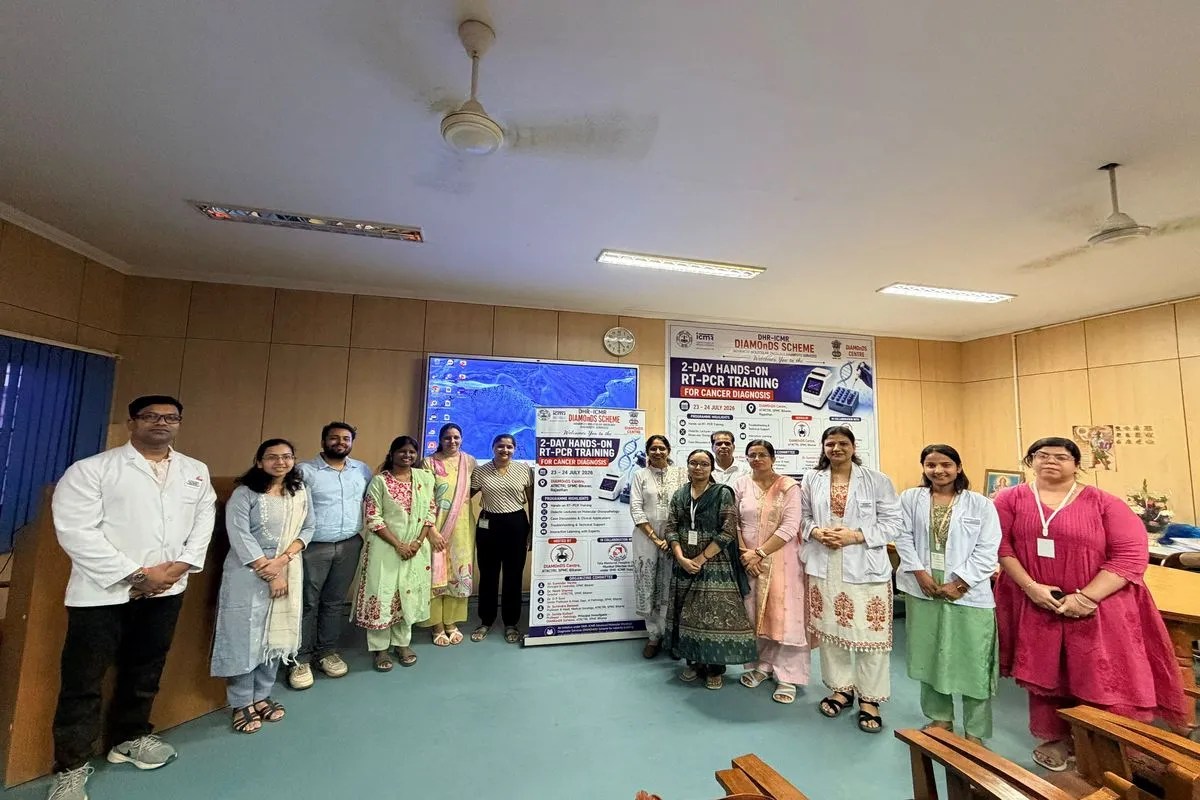 आचार्य तुलसी कैंसर अनुसंधान केन्द्र आयोजित कार्यक्रम में उपस्थित संभागी।
