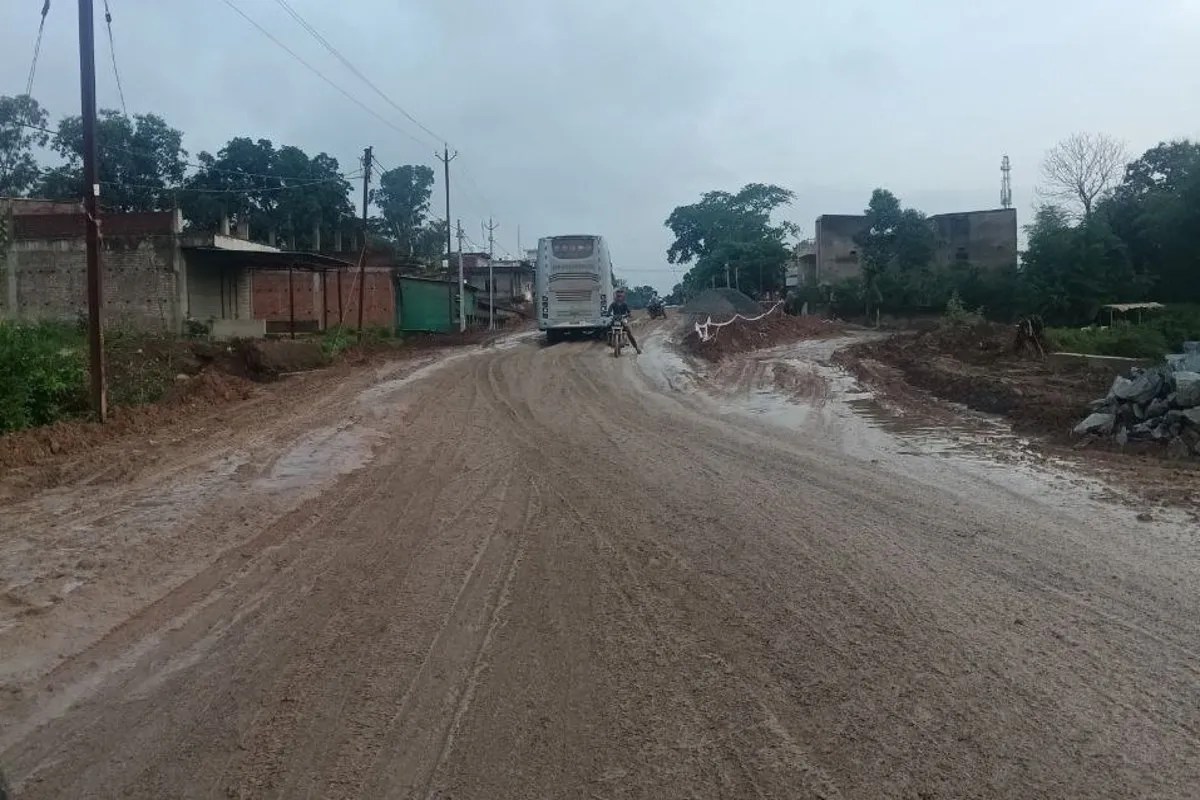 Ambikapur Ramanujganj highway potholes