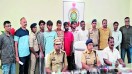 पिनकापार क्षेत्र के ग्राम संबलपुर नाहंदा में देर रात घर में घुसकर सो रहे व्यक्ति पर जानलेवा हमला करने वाले 6 आरोपियों को बालोद पुलिस ने 24 घंटे में गिरफ्तार कर लिया।