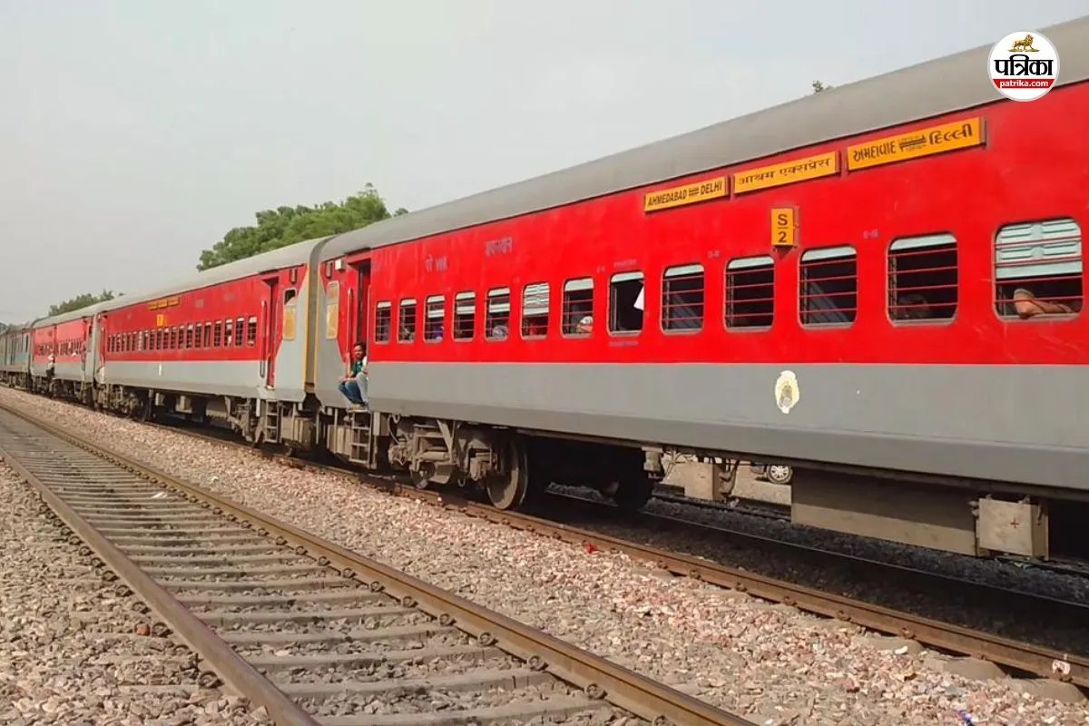 Ashram Express train