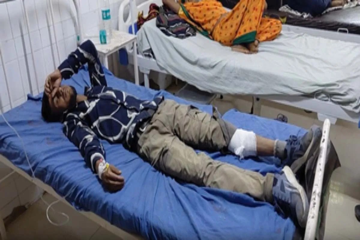banda police action encounter two wanted accused held up crime