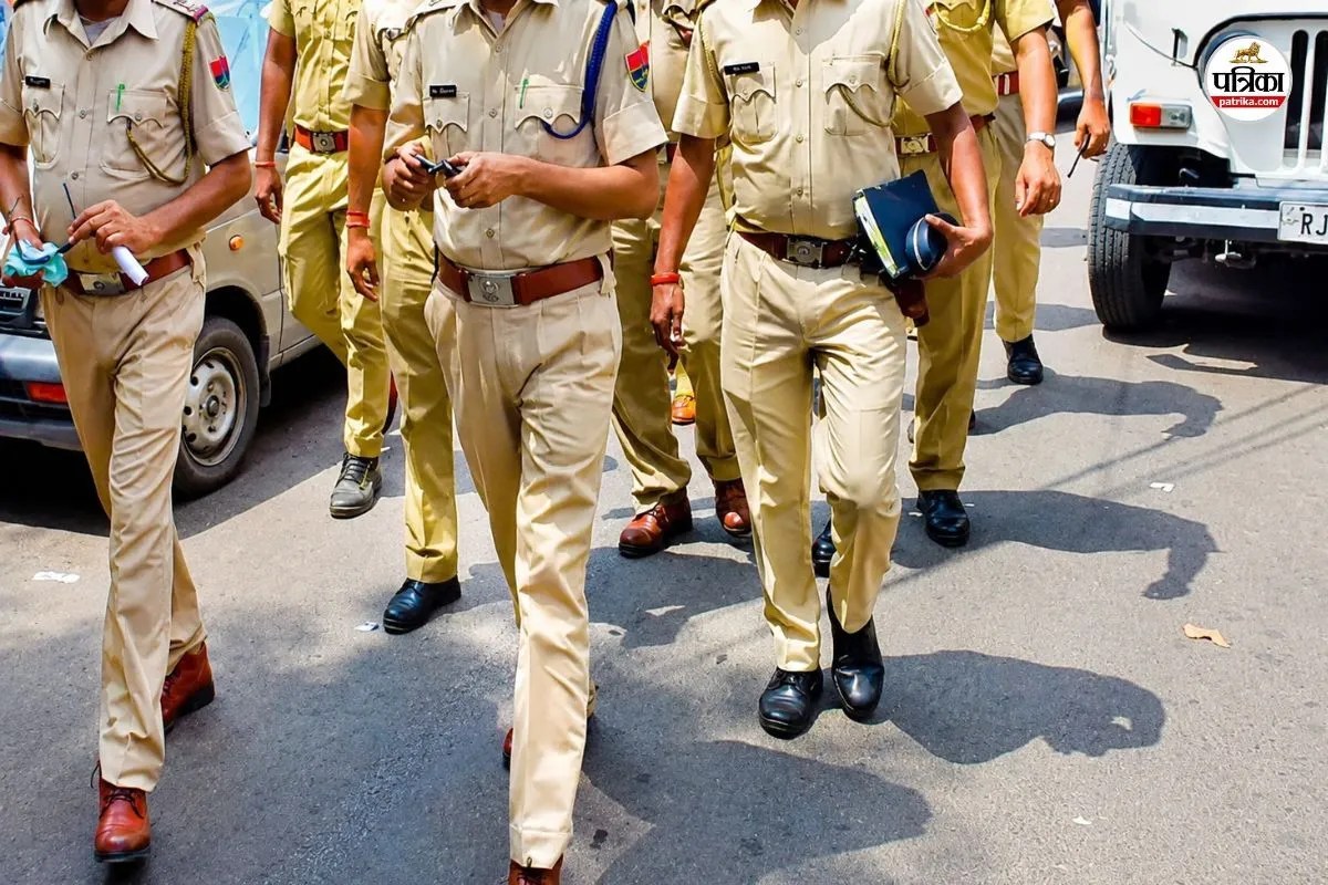 Banswara Crime Now father body was found hanging from tree nephew suspected murder