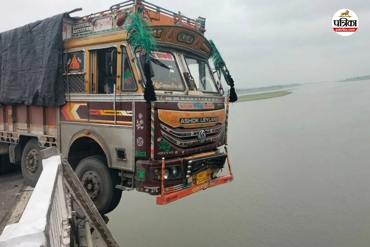 Banswara Mahi Dam Bridge Truck Hanging Incident Miracle Save