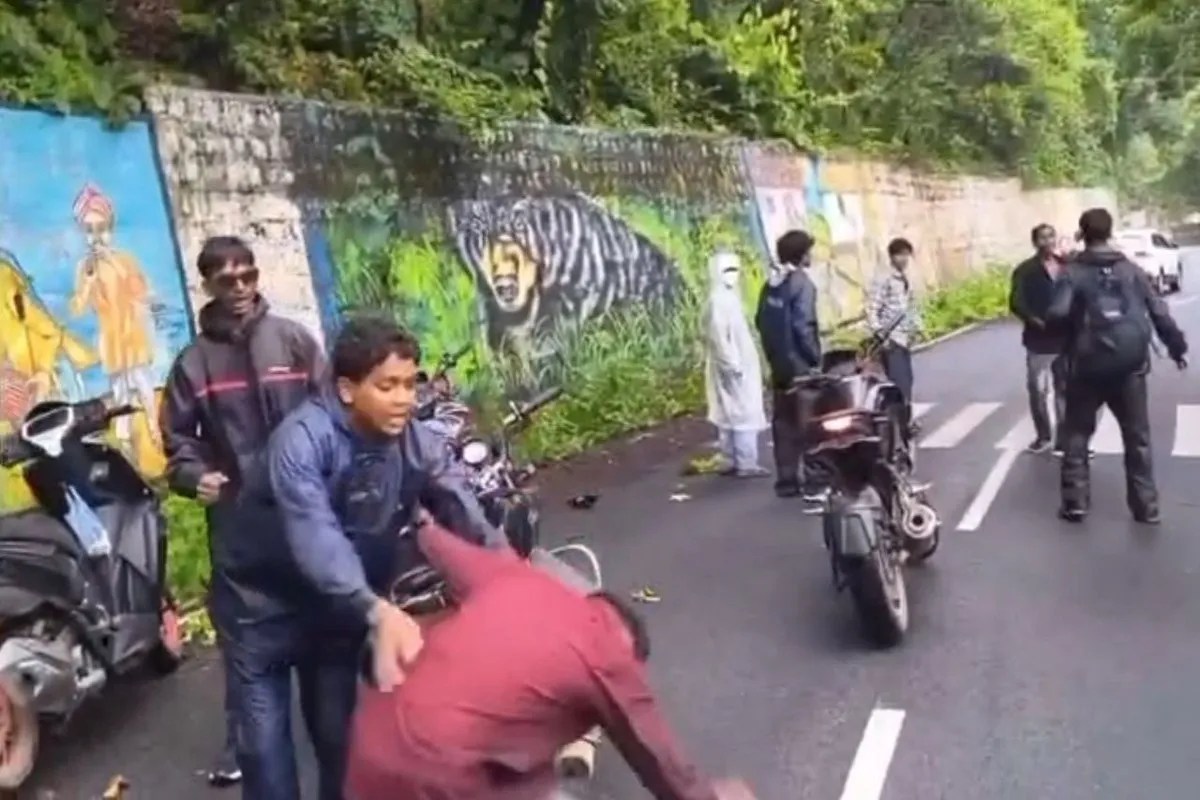 Mainpat beaten video viral