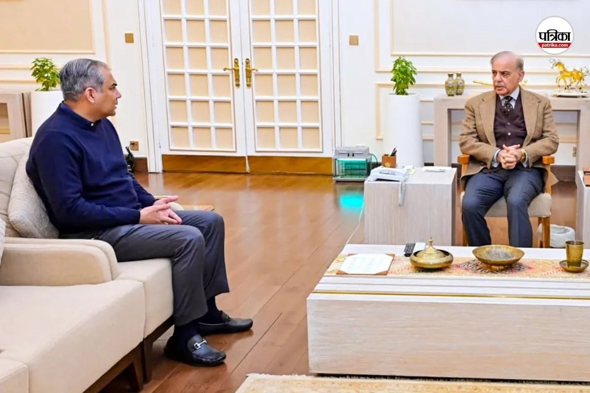Pakistan PM Shehbaz Sharif and Pakistan Interior Minister Mohsin Naqvi