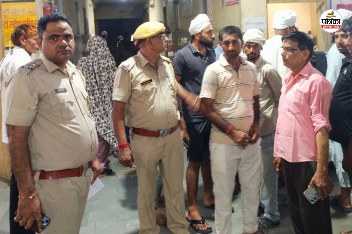 Deeg Sikri septic tank inhaling toxic gas a student died 13 unconscious Alwar treatment