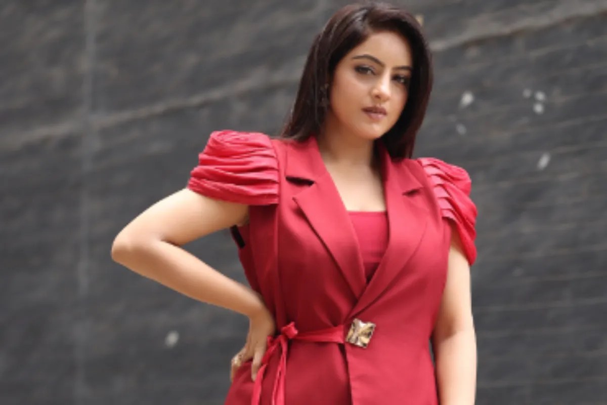 Diya Aur Baati Hum Actress Deepika Singh