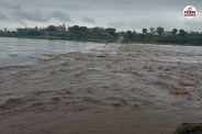 Dungarpur Heavy Rain Beneshwar dham cut off three sides Pilgrims stranded on island