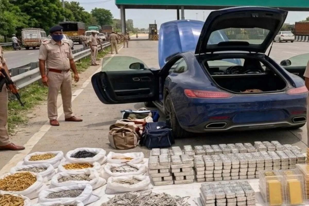 ayodhya gst raid sports car seized more than 3 quintal silver gold jewellery rohni toll plaza