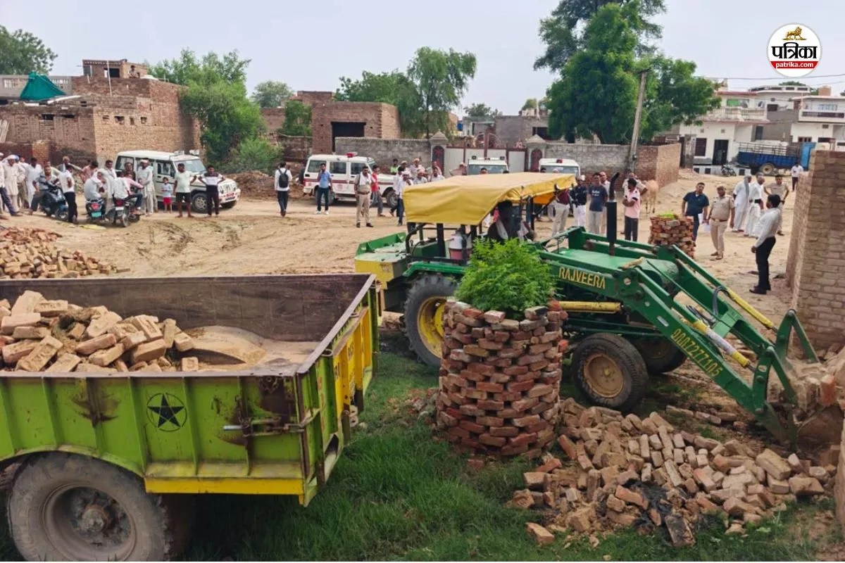 Hanumangarh Pilibanga police action 2 drug smugglers Bulldozers encroachments demolished
