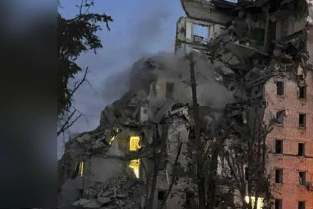 Russian missile and drone strike in Kyiv.
