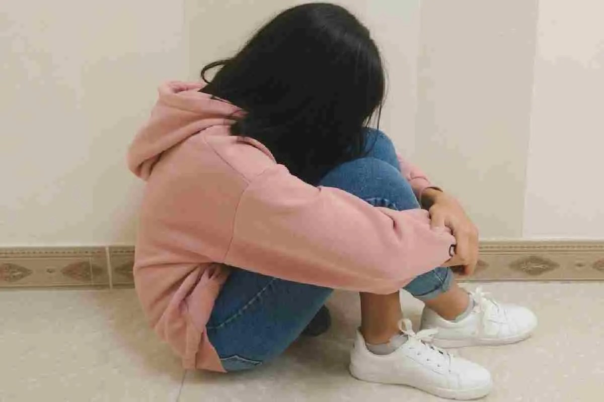 POCSO Act: बच्ची ने मम्मी को बताया कि मुझे मारने की धमकी दी, प्रतिकात्मक फोटो (Photo Source- AI)