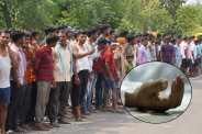 Death of a young man: नदी किनारे बेहोशी की हालत में मिला शव (Photo Source: AI Image)