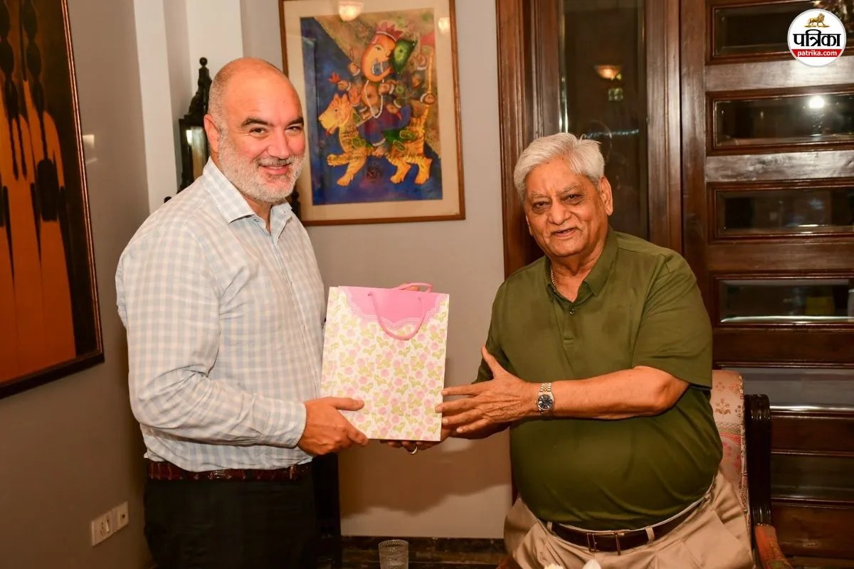 Patrika Group Editor inChief Gulab Kothari With Australian Consul General Paul Murphy
