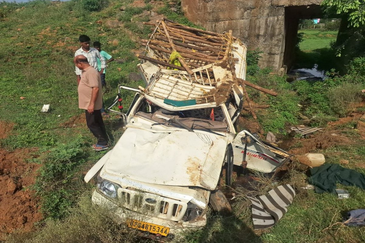 Balrampur road accident