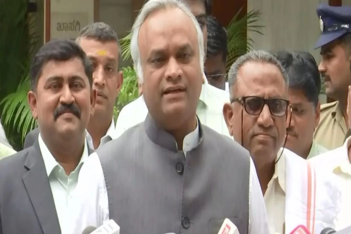 Karnataka Minister Priyank Kharge slams RSS and PM modi.