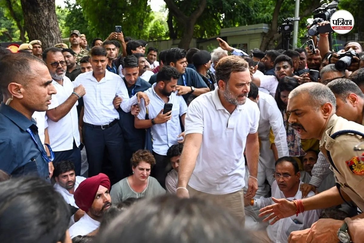 Congress protest outside PM residence