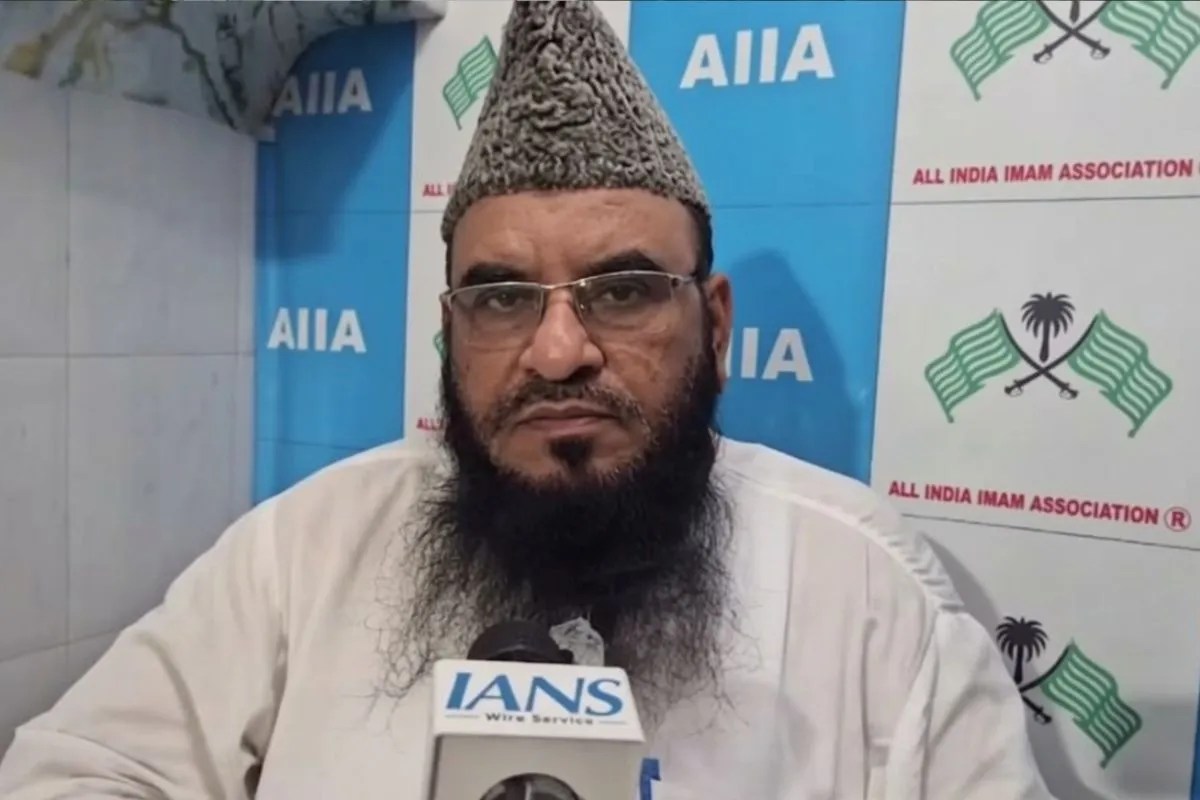 UP News, Waqf Board Controversy, Maulana Sajid Rashidi, UP Waqf Board, Hindu in Waqf Board, UP Politics, Hindi News, यूपी न्यूज, वक्फ बोर्ड, मौलाना साजिद रशीदी, UP Politics, Samajwadi Party, Congress, BJP, UP Election 2027