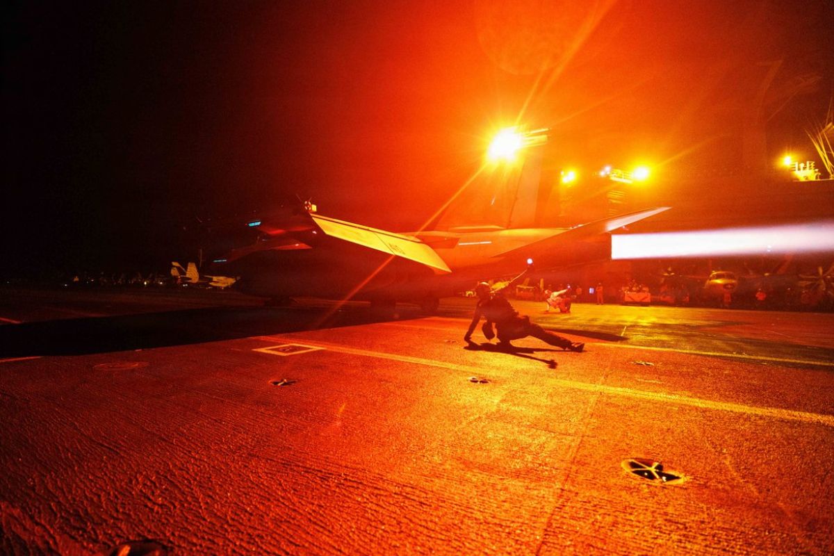 US bombs Iran