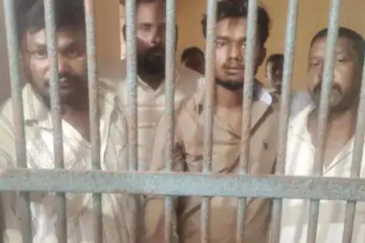 गोरखपुर में भाजपा पार्षद के बेटे की सरेआम गुंडई, सादे कपड़ों में जा रहे सिपाही को दौड़ा-दौड़ाकर कर पीटा