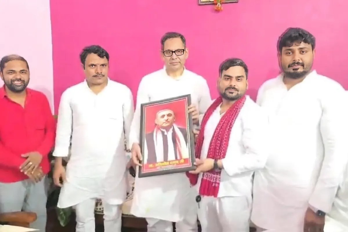 सपा सांसद रायबरेली में, फोटो सोर्स- पत्रिका