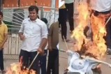 प्रदर्शन करते कांग्रेसी, फोटो सोर्स- X कांग्रेस