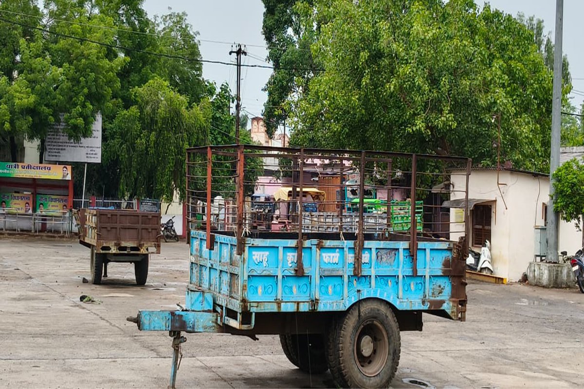 Registration of the trolley for agricultural purposes, yet using it for commercial operations at the mandi.