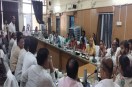 Municipality meeting turns into a battleground: Uproar over sanitation, corruption, and statue dispute
