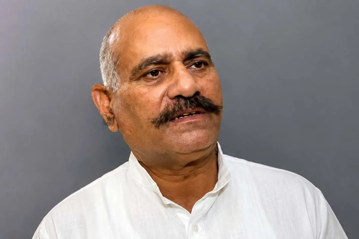 about former mla vijay mishra up police attaches rs 100 crore dal mill in maharashtra