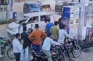 Gurugram police car stolen by accused father-son from mandsaur petrol pump