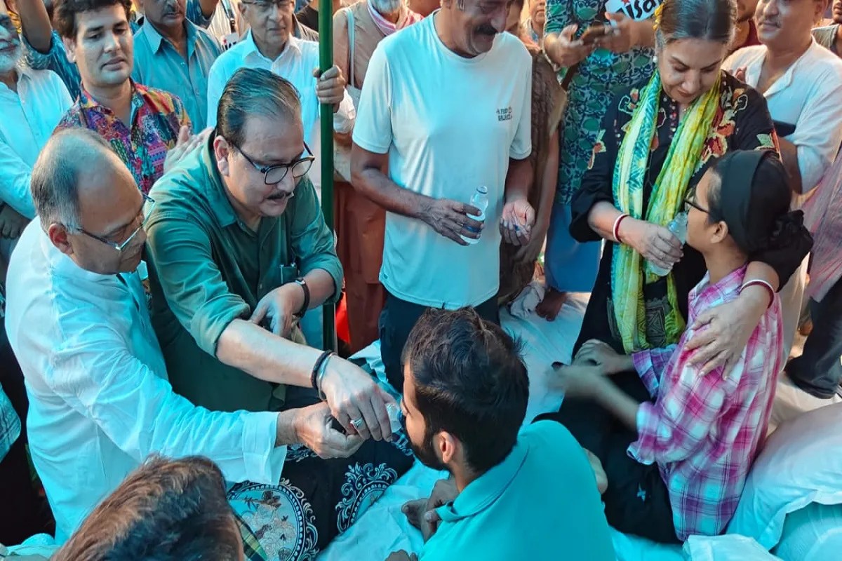 AISA's students end hunger strike