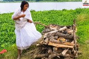 husbands cremation poor woman