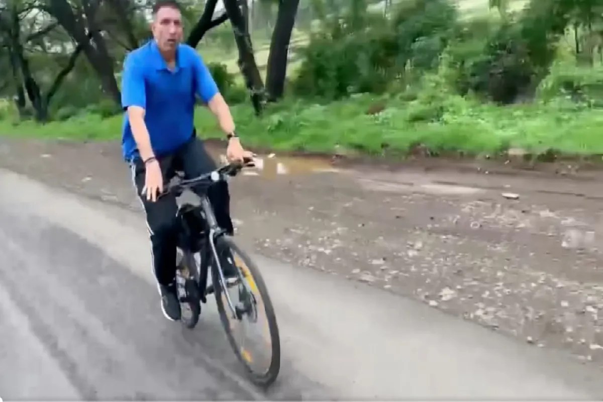 Jitu Patwari rides a bicycle in MP to focus on Gen-Z