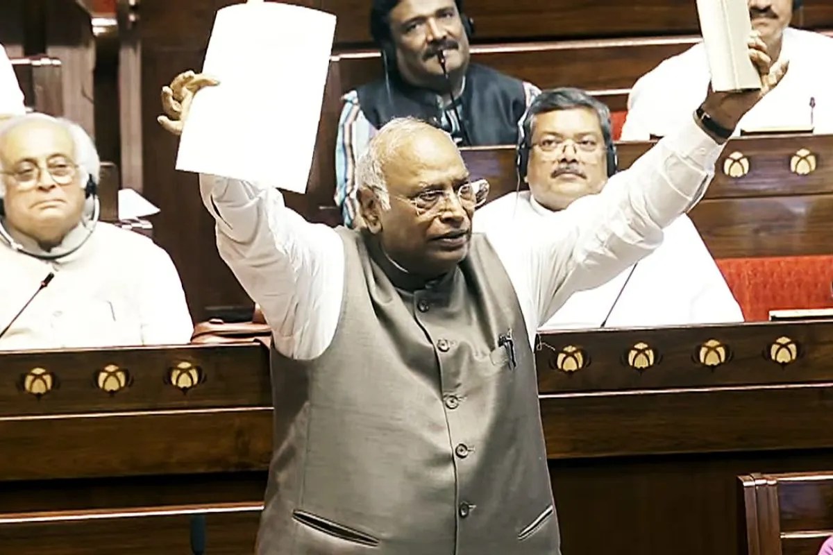 Mallikarjun Kharge on student protest and amit shah.