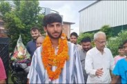 लक्ष्य राय चांदनी के स्वागत में जुटे लोग