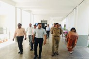 UPTET 2026: डीएम विशाख जी. अय्यर ने किया परीक्षा केंद्रों का निरीक्षण, अभ्यर्थियों के लिए पुख्ता इंतजाम (फोटो सोर्स : भाषा संवाद WhatsApp News Group)
