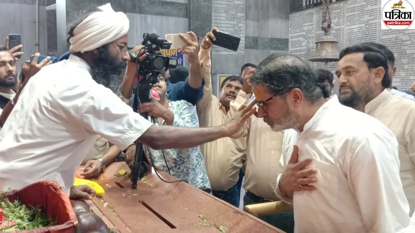 प्रशांत किशोर पटना स्थित महावीर मंदिर